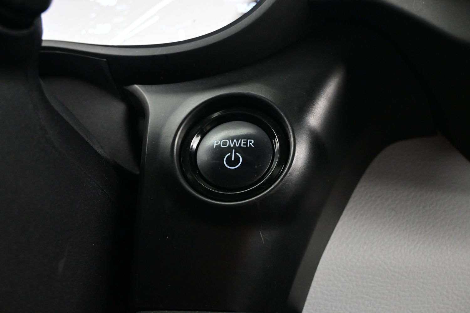 Used 2025 Toyota Sienna LE AWD/4WD image 23