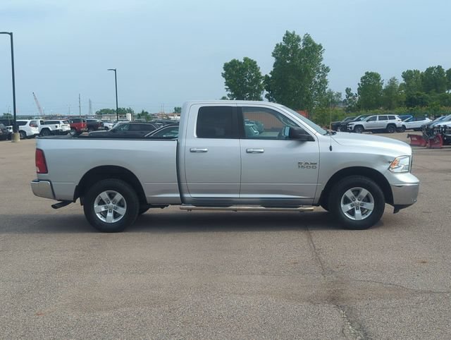 Used 2017 RAM 1500 Classic SLT AWD/4WD image 2
