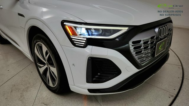 Used 2024 Audi Q8 e-tron Premium Plus w/ Premium Plus Package AWD/4WD image 23