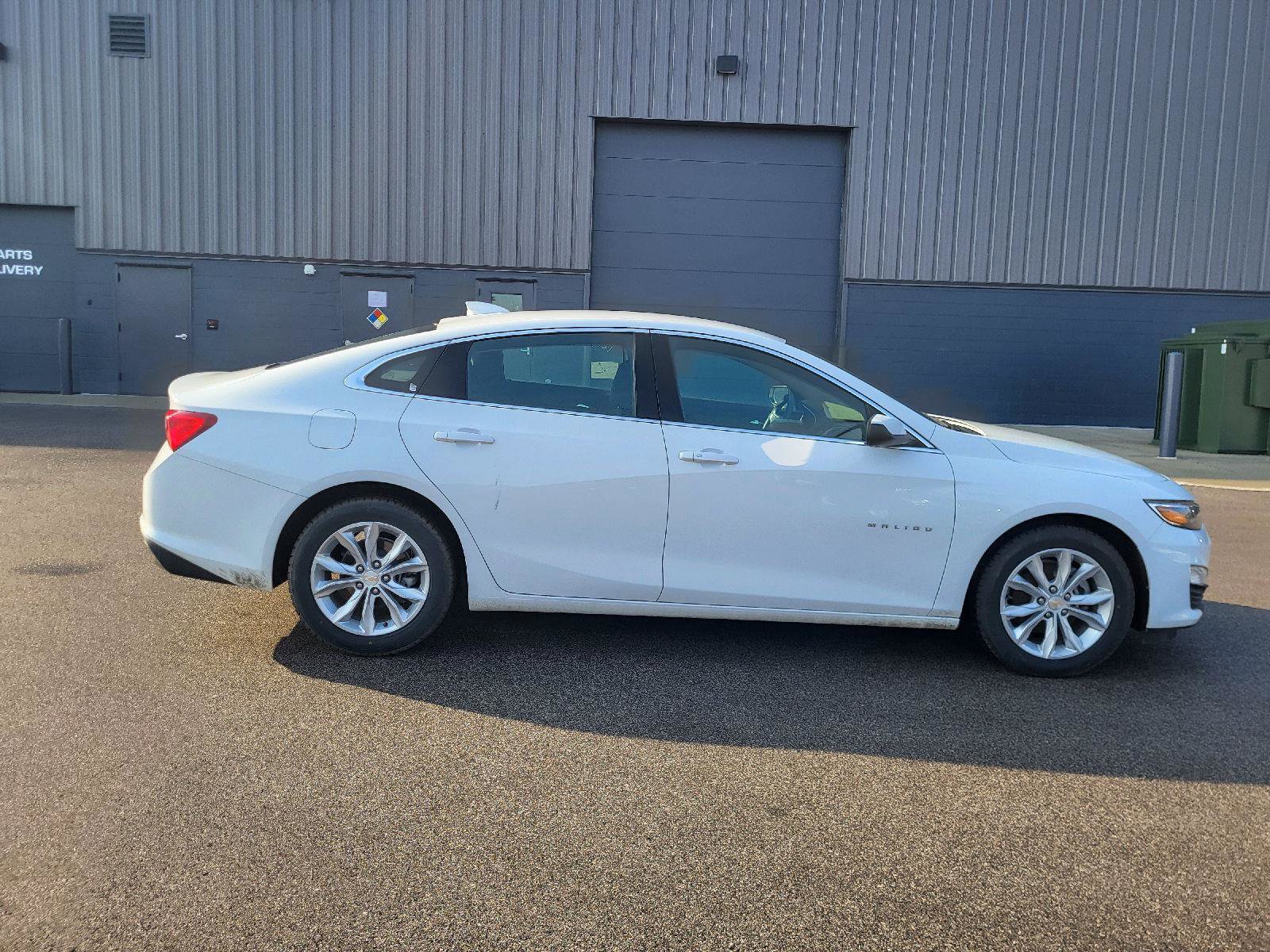 Used 2023 Chevrolet Malibu LT image 2