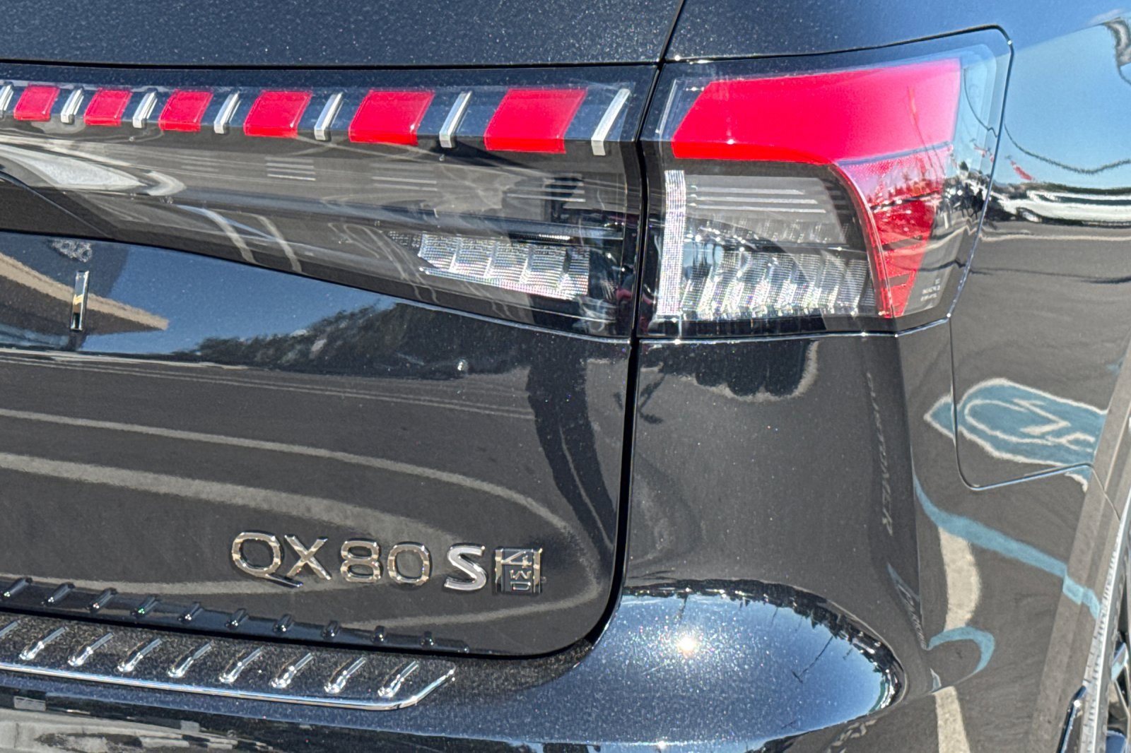 New 2026 INFINITI QX80 4WD w/ Sport Exterior Package image 32