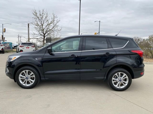 Used 2019 Ford Escape SE image 2