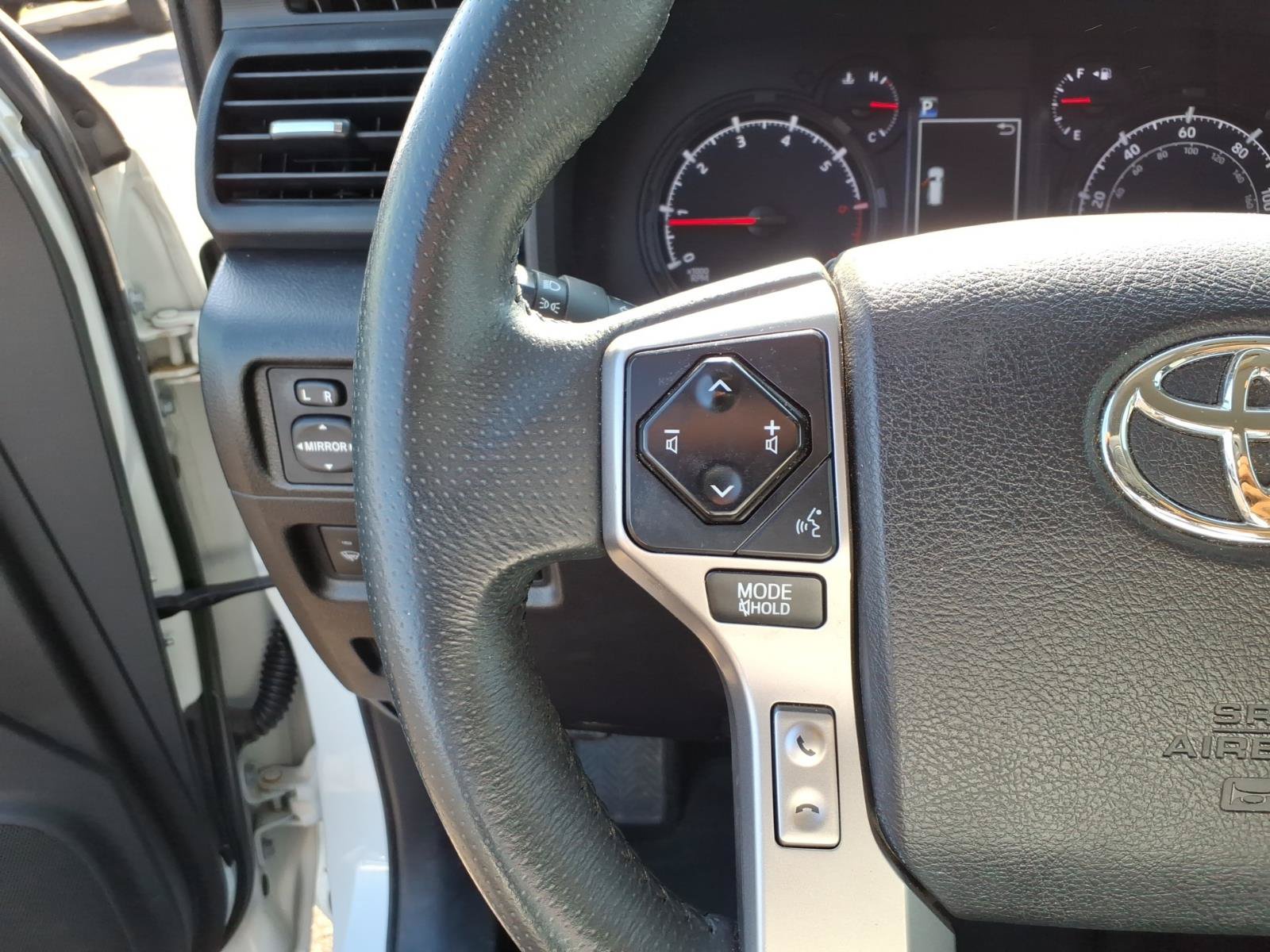 Used 2020 Toyota 4Runner SR5 AWD/4WD image 9