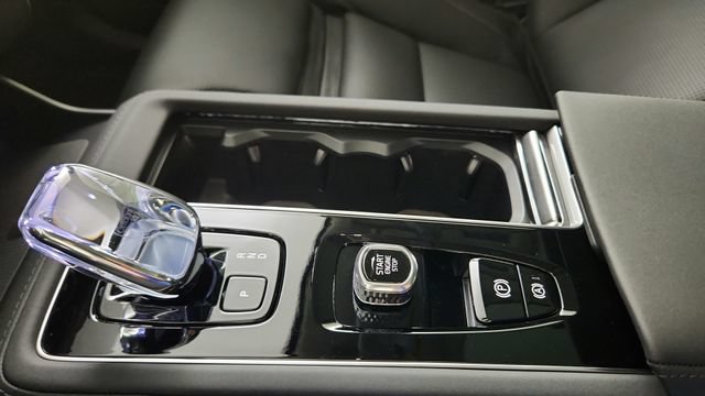 New 2026 Volvo XC90 T8 Ultra w/ Lounge Package AWD/4WD image 17