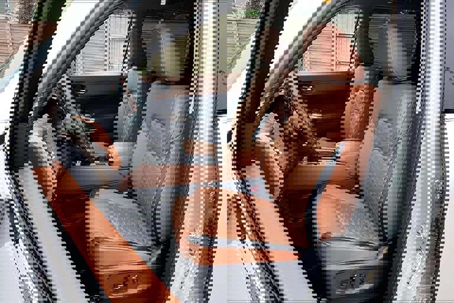 Certified 2025 Nissan Pathfinder Platinum w/ Cargo Package FWD image 8