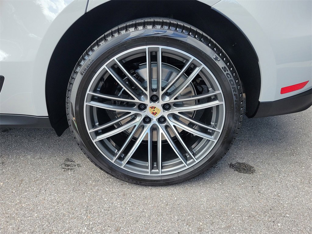 New 2026 Porsche Macan GTS image 12