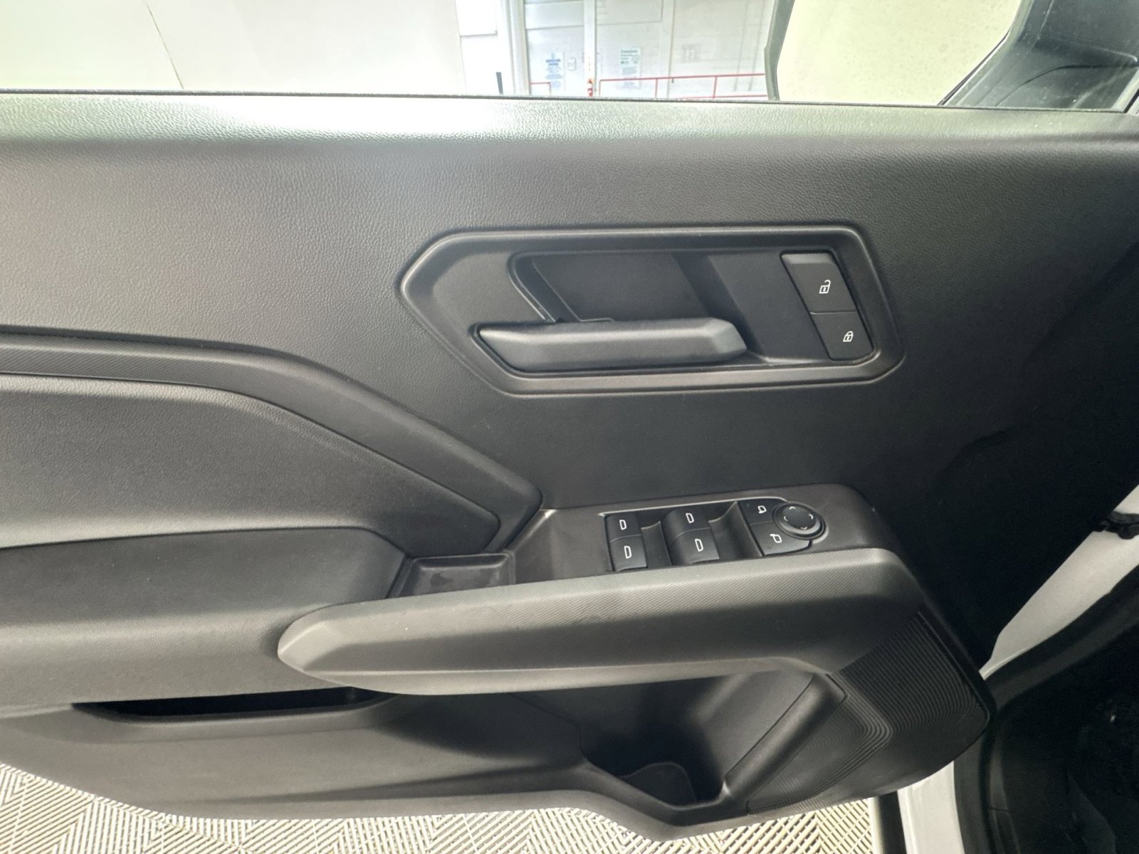 Used 2025 Chevrolet Colorado W/T w/ WT Custom Package image 15