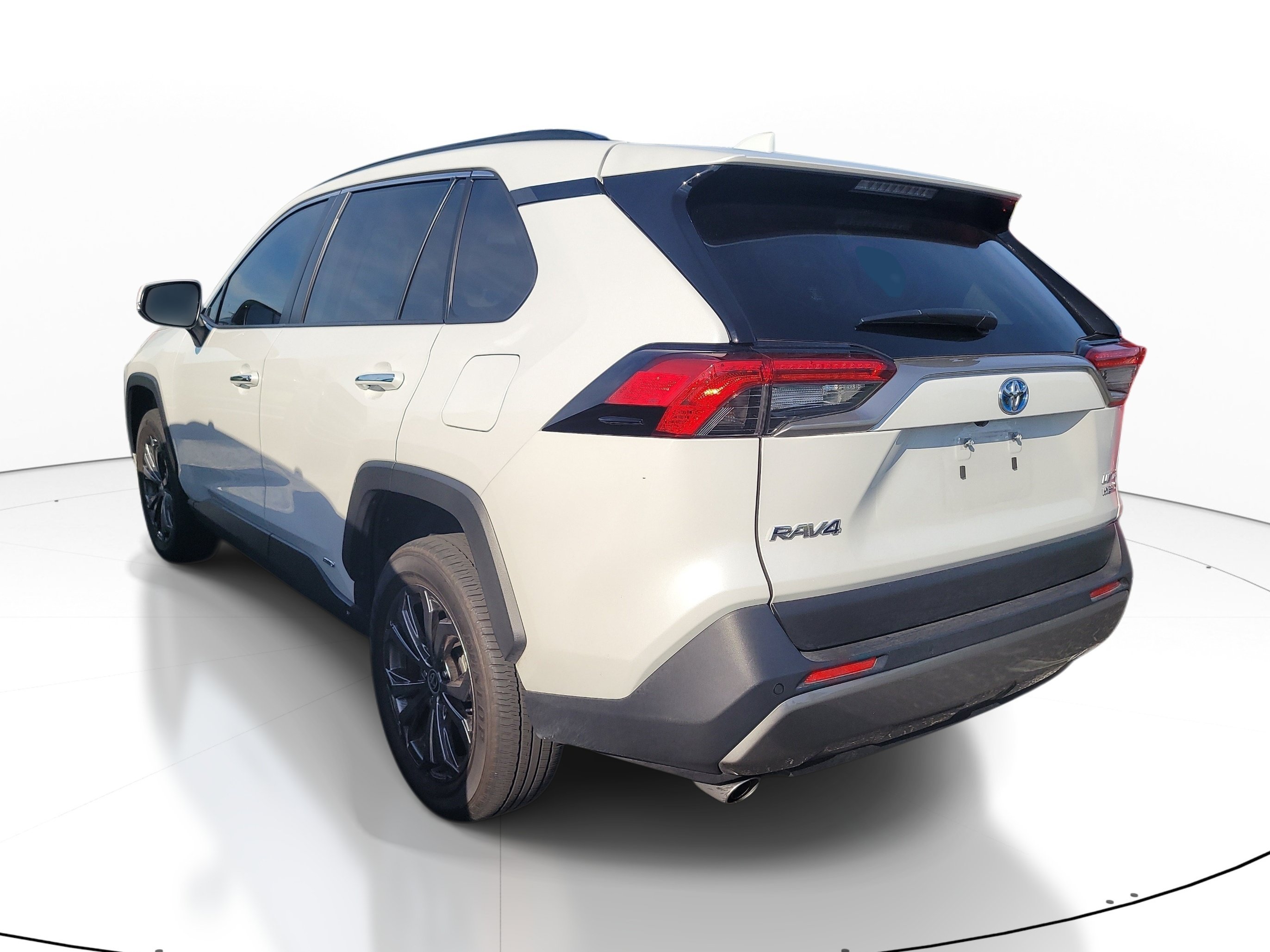 Used 2023 Toyota RAV4 Limited AWD/4WD image 5