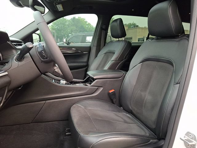 Used 2023 Jeep Grand Cherokee L Laredo AWD/4WD image 16