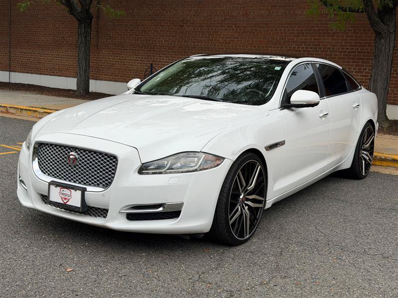 Used 2016 Jaguar XJ L Supercharged RWD image 3