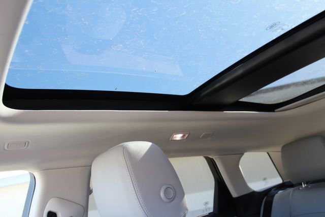 Used 2025 Land Rover Range Rover Evoque S image 21