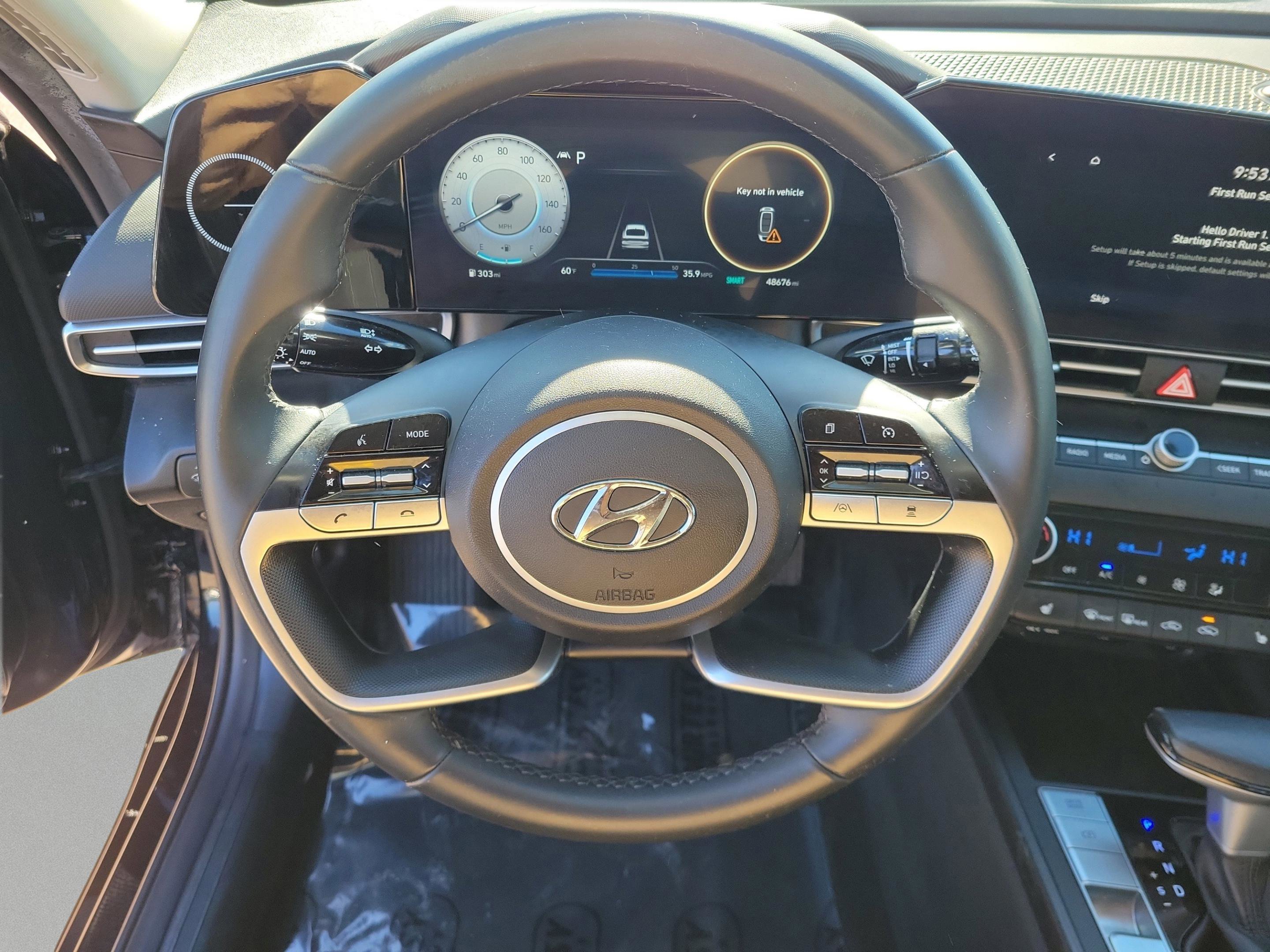 Used 2023 Hyundai Elantra SEL w/ Convenience Package image 16