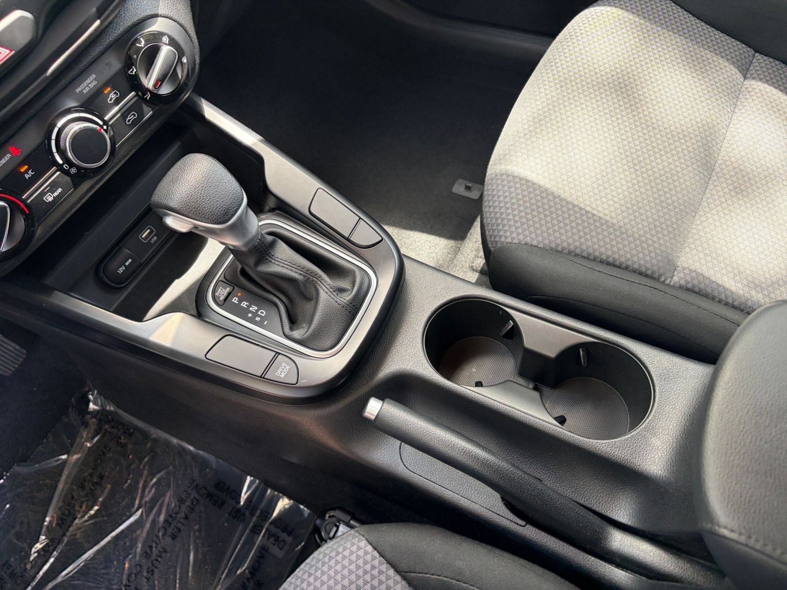 Used 2025 Kia Soul LX w/ LX Technology Package FWD image 38