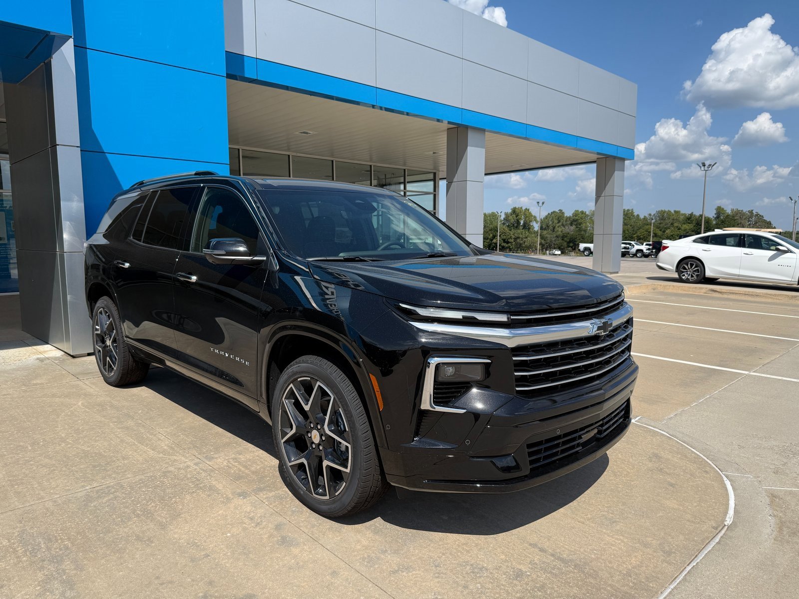 New 2026 Chevrolet Traverse High Country image 3