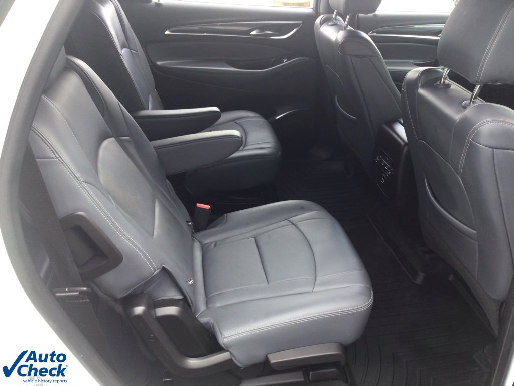 Used 2022 Buick Enclave Essence image 19