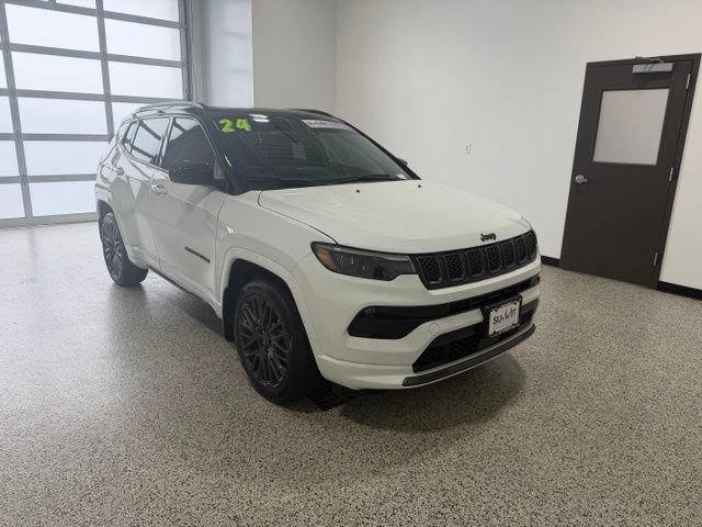 Used 2024 Jeep Compass Limited w/ High Altitude Package AWD/4WD image 2