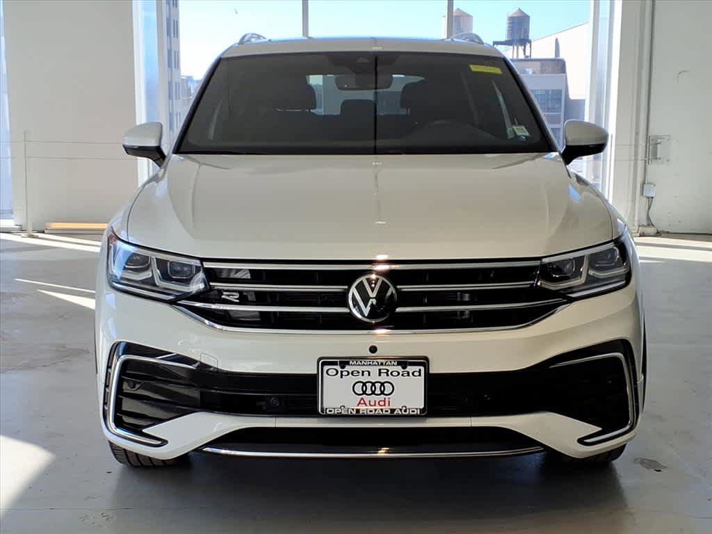 Used 2022 Volkswagen Tiguan SEL R-Line AWD/4WD image 2