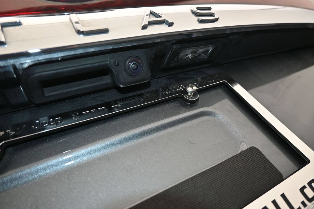 Used 2025 Volkswagen Atlas Cross Sport SE w/ Panoramic Sunroof Package FWD image 43
