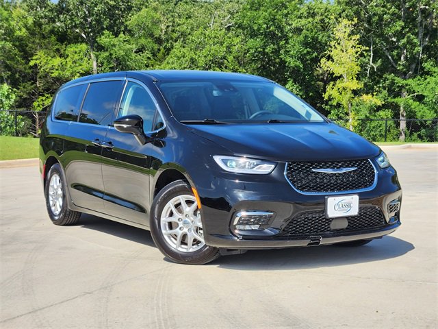 Used 2024 Chrysler Pacifica Touring-L