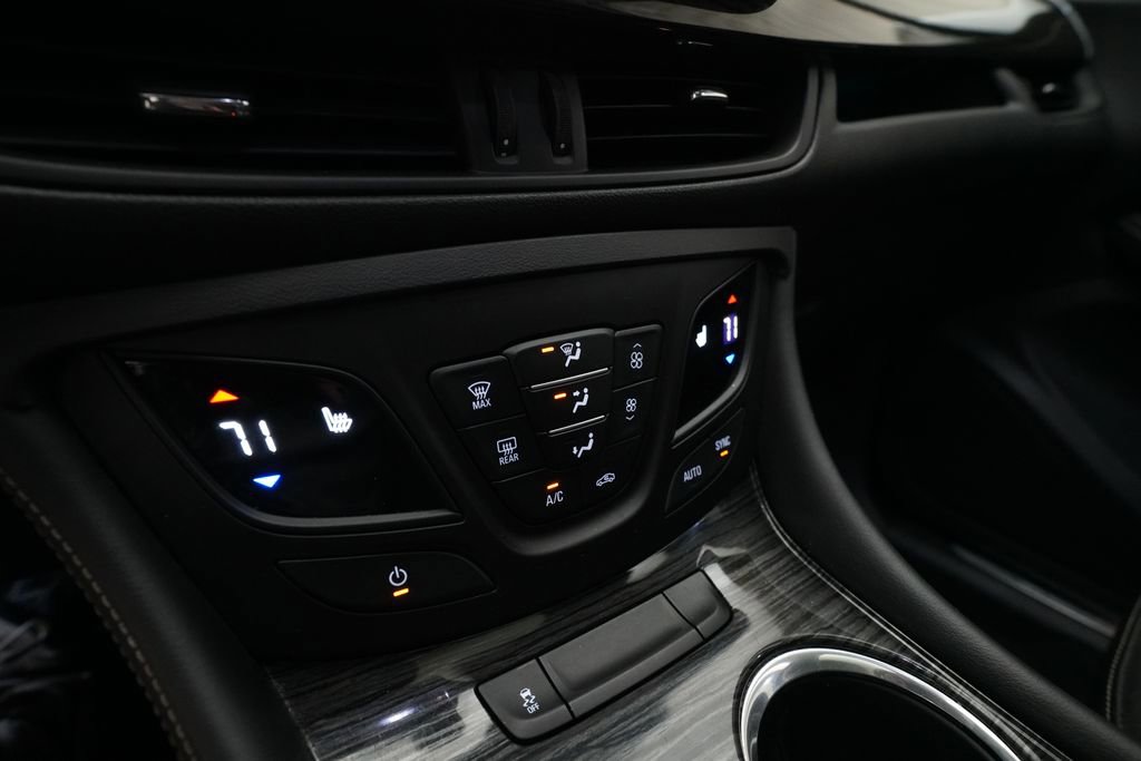 Used 2017 Buick Envision Essence FWD image 21