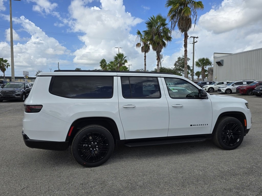 New 2025 Jeep Wagoneer L Series II w/ HD Trailer Tow Package w/25F image 7