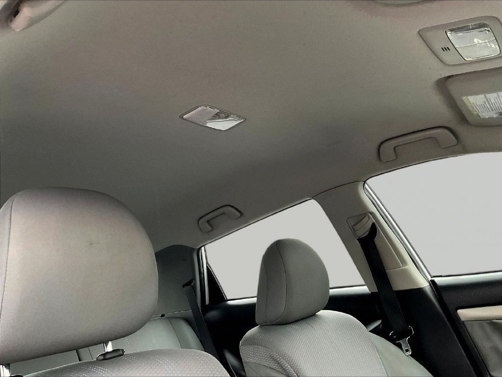 Used 2011 Toyota Matrix FWD image 25