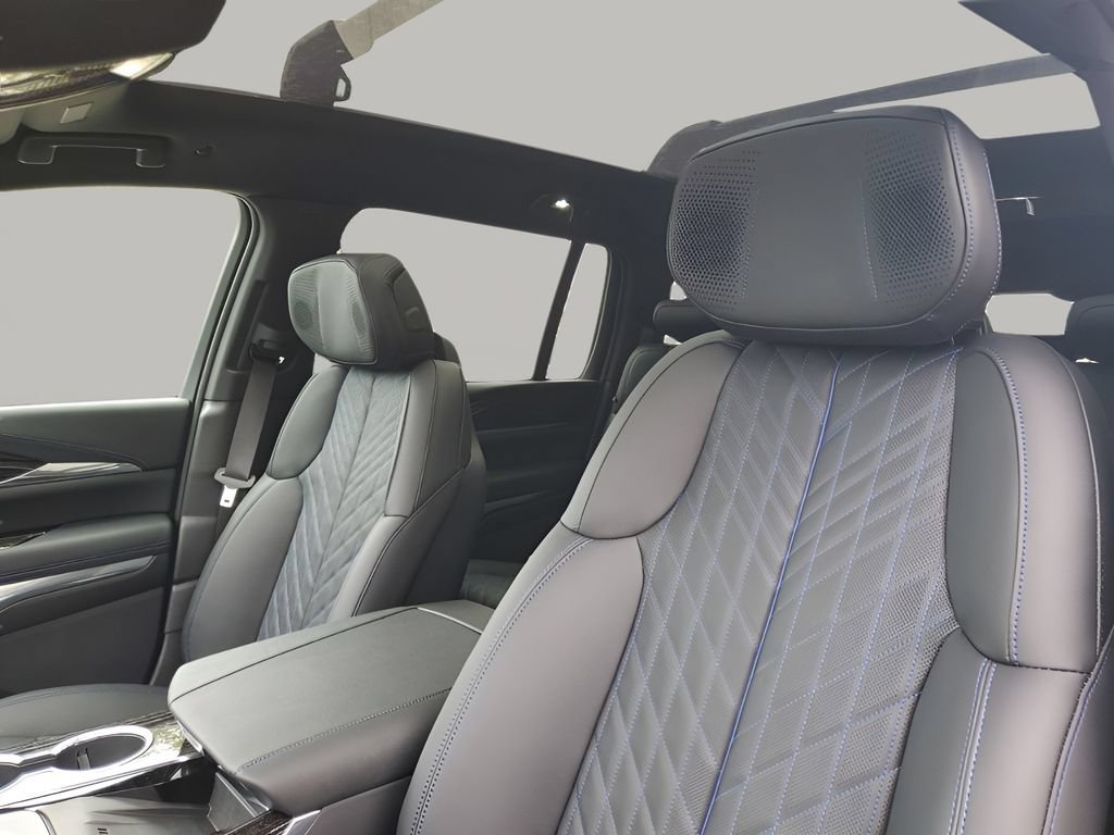 New 2026 Cadillac Escalade IQ Sport 1 w/ LPO, ONYX Package AWD/4WD image 31