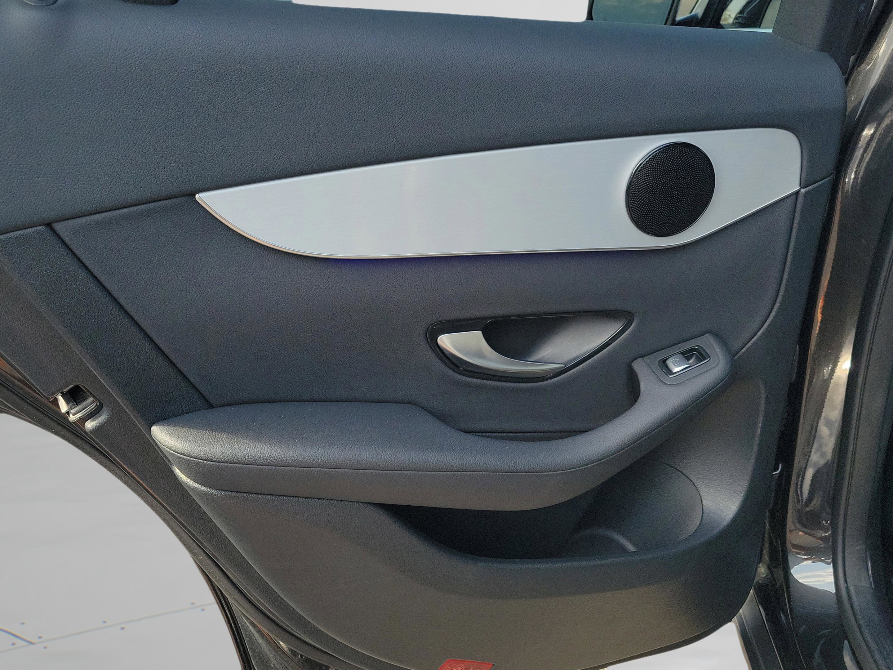 Used 2022 Mercedes-Benz GLC 300 image 25