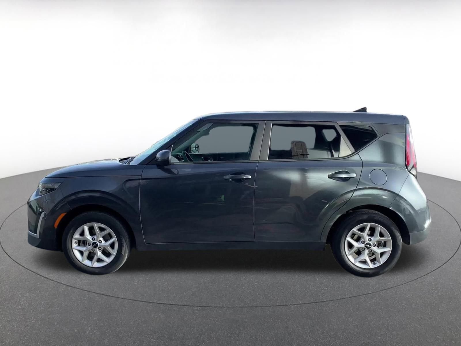 Used 2025 Kia Soul LX w/ LX Technology Package image 9