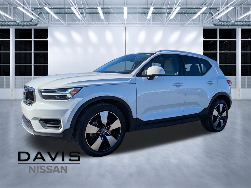 Used 2019 Volvo XC40 T5 Momentum