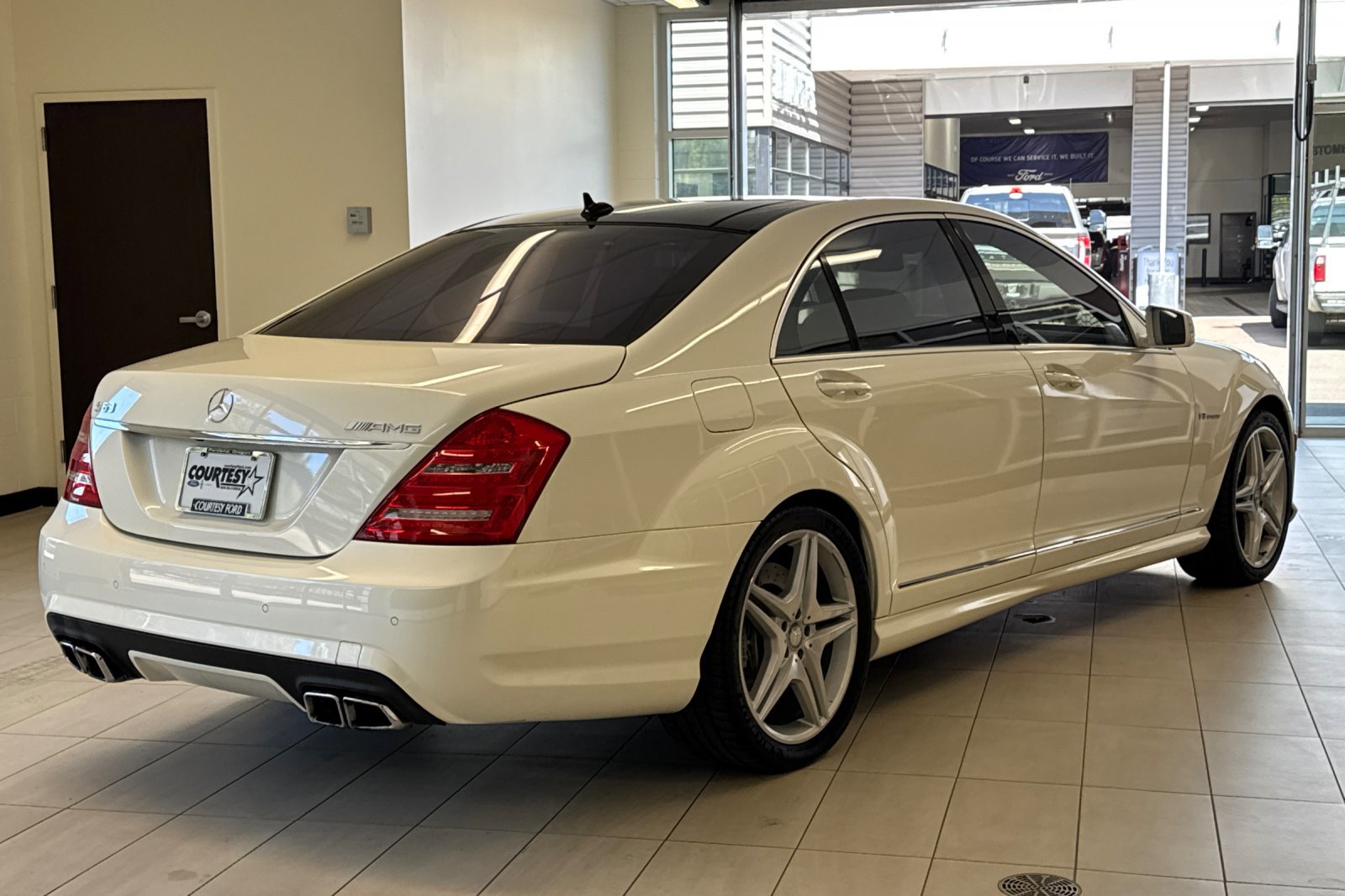 Used 2011 Mercedes-Benz S 63 AMG image 4
