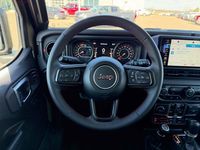 Used 2025 Jeep Wrangler Unlimited Rubicon AWD/4WD image 33