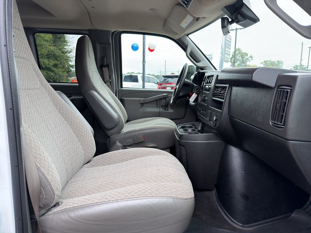 Used 2025 Chevrolet Express 3500 LT w/ LT Preferred Equipment Group RWD image 21