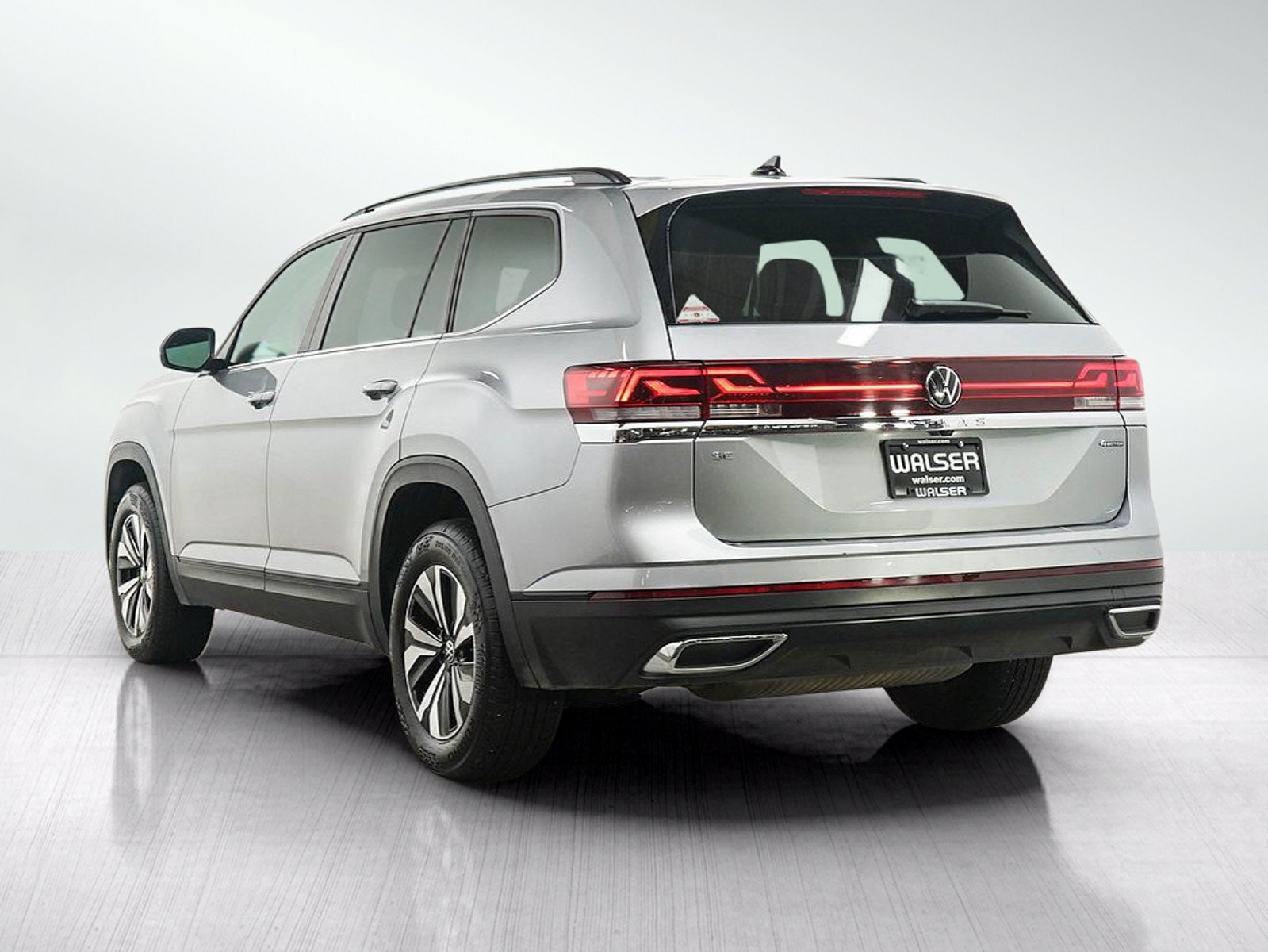 Used 2026 Volkswagen Atlas SE AWD/4WD image 3