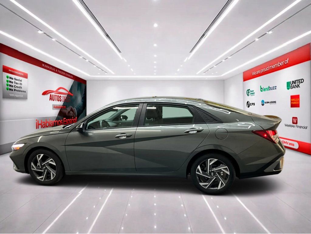 Used 2025 Hyundai Elantra Sport image 5