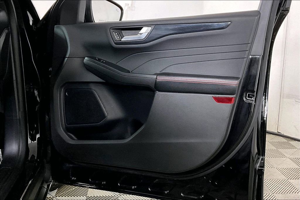 Used 2024 Ford Escape ST-Line image 23