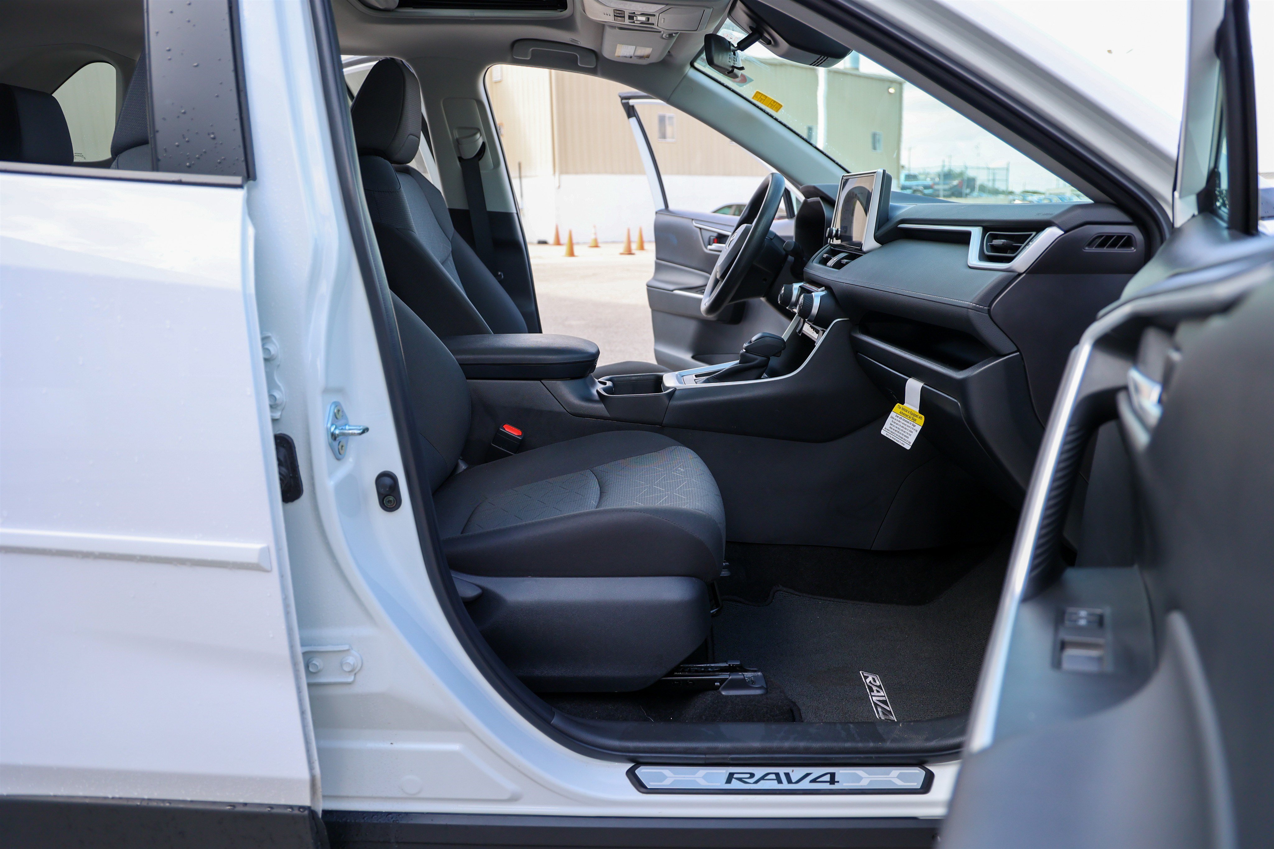 Certified 2025 Toyota RAV4 XLE w/ Convenience Package FWD image 44