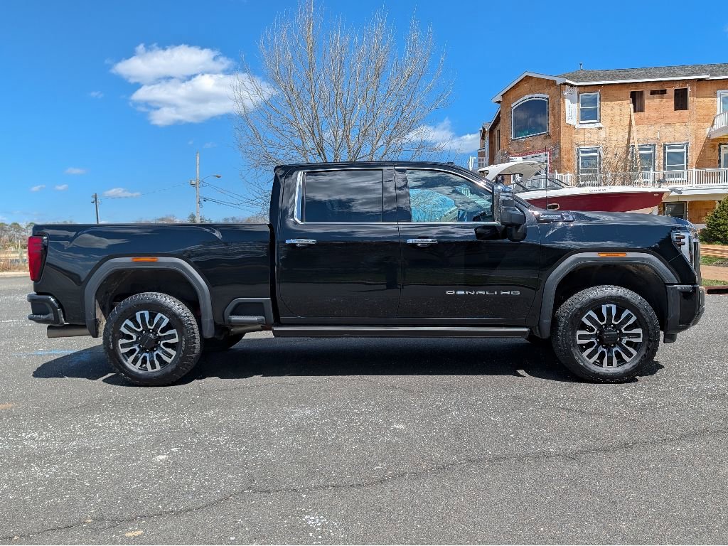 Used 2024 GMC Sierra 2500 Denali Ultimate w/ Max Trailering Package image 4