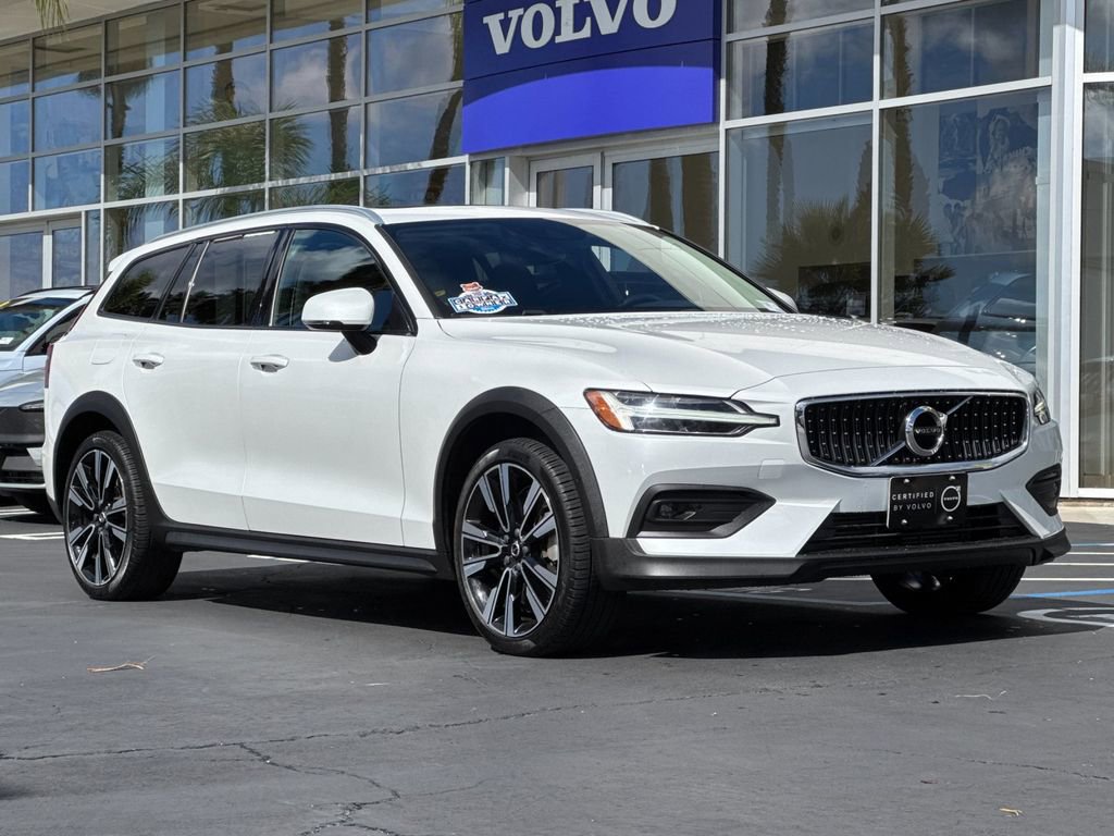 Certified 2021 Volvo V60 T5 Cross Country w/ Climate Package image 7