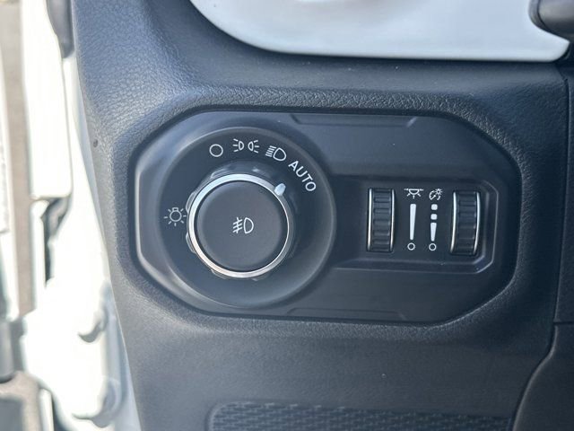 Used 2019 Jeep Wrangler Unlimited Sahara w/ Uconnect 4C Nav & Sound Group AWD/4WD image 26