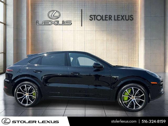 Used 2022 Porsche Cayenne Turbo S AWD/4WD image 4