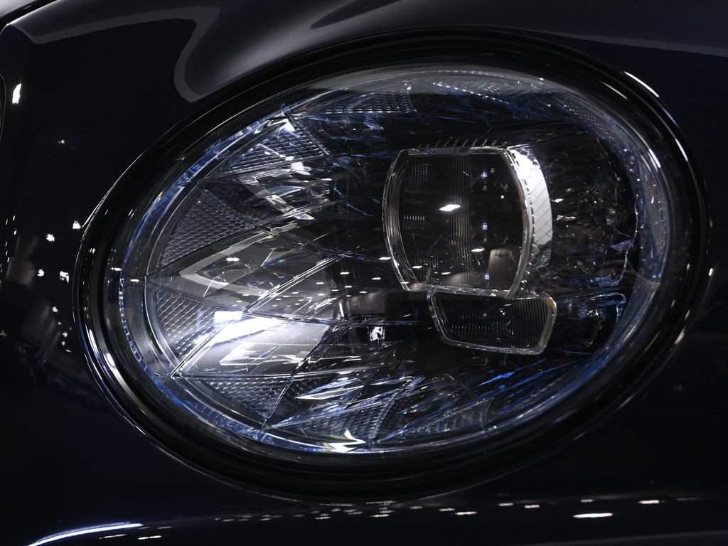 Used 2022 Bentley Bentayga AWD/4WD image 11