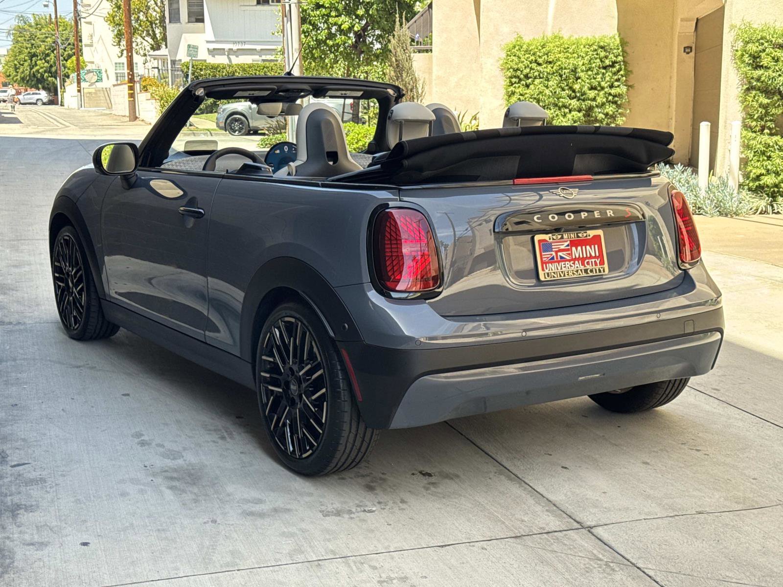 Used 2025 MINI Cooper S FWD image 3