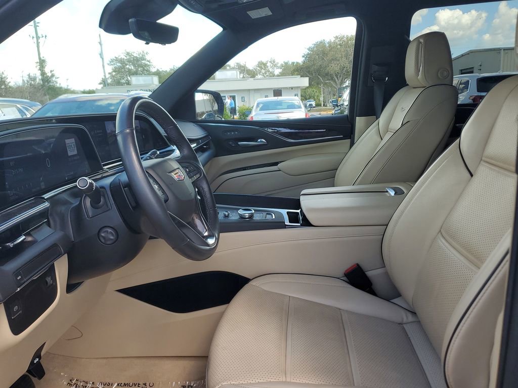 Used 2021 Cadillac Escalade ESV Premium Luxury image 21