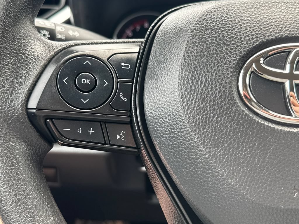 Used 2025 Toyota RAV4 XLE AWD/4WD image 19