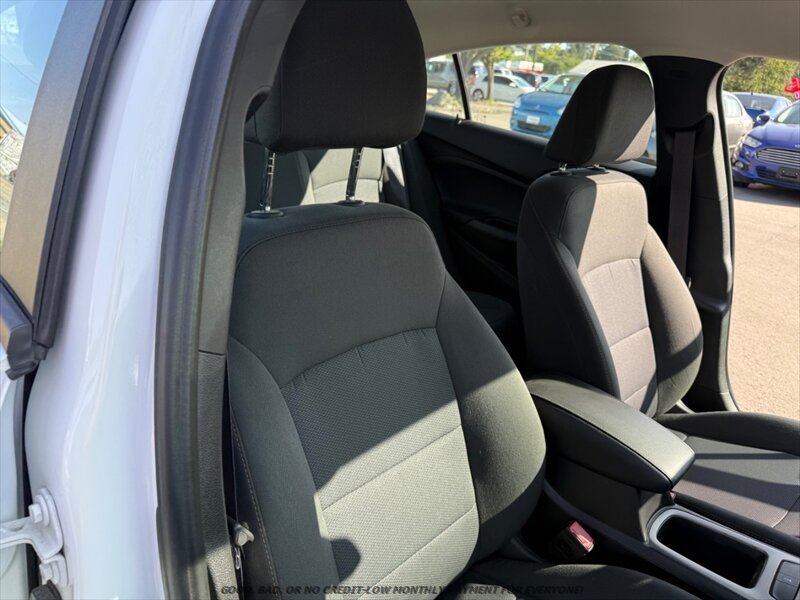 Used 2017 Chevrolet Cruze LS FWD image 19