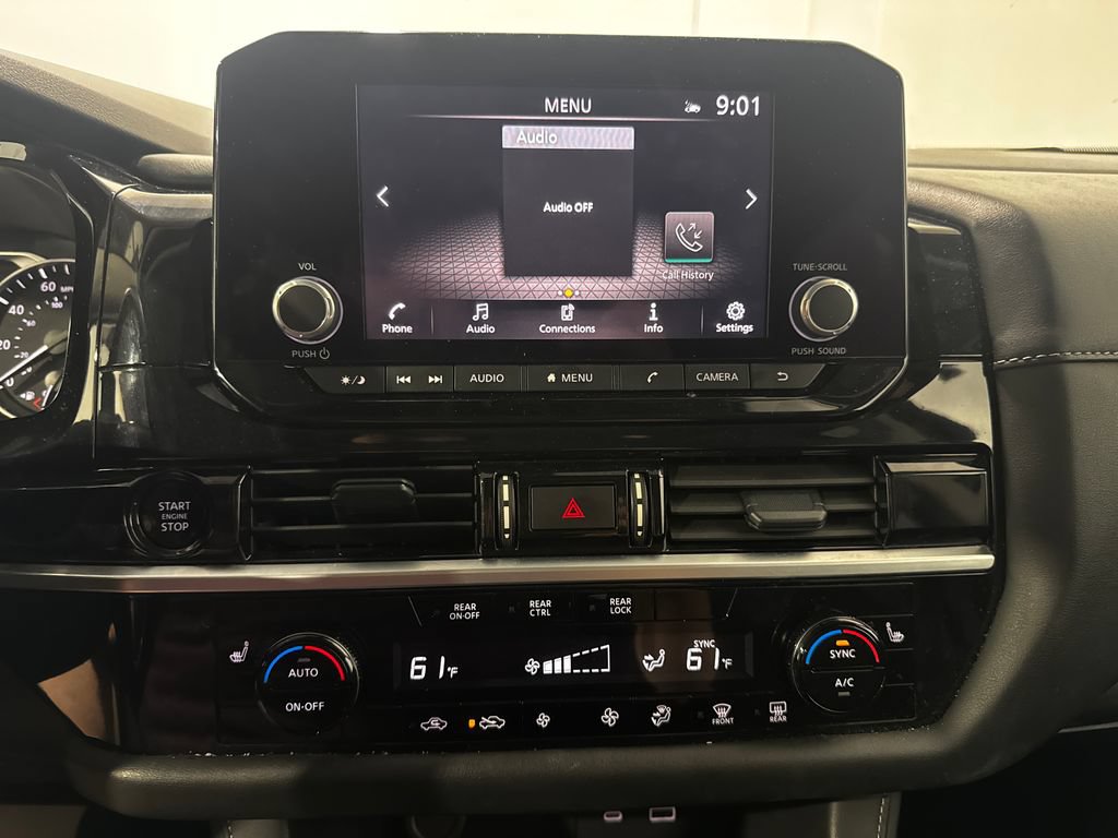 Used 2025 Nissan Pathfinder SV AWD/4WD image 13