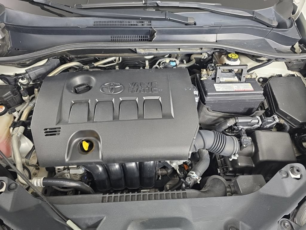 Used 2020 Toyota C-HR XLE FWD image 9
