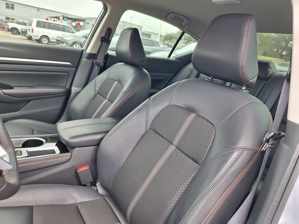 Used 2025 Nissan Altima 2.5 SR image 11