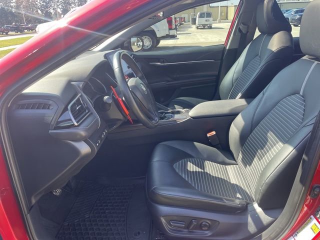 Used 2023 Toyota Camry SE image 8